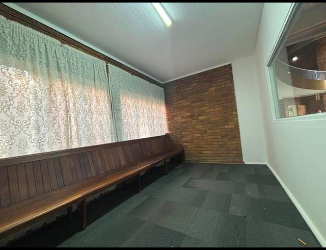 BUSINESS PROPERTY TO RENT IN DALVIEW